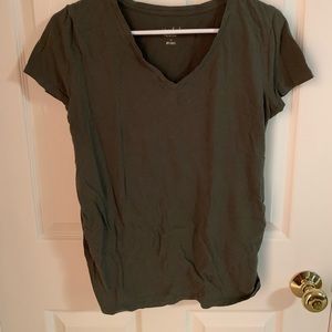 💥5 for $30💥 V-Neck Maternity Tee